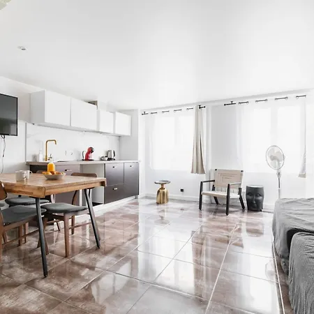 2 Pieces Buttes Chaumont Parfait Pour Famille Apartment